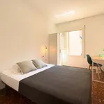 Rent a room of 91 m² in Barcelona