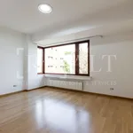 Rent 4 bedroom apartment of 187 m² in Bucharest