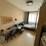 Pronajměte si 8 ložnic/e byt o rozloze 87 m² v Prague