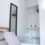 Rent 8 bedroom apartment in Barcelona