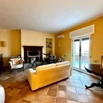 Rent 5 bedroom apartment of 120 m² in Pulsano