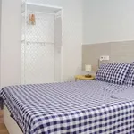 Rent 1 bedroom apartment of 55 m² in madrid