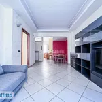 Affitto 2 camera appartamento di 62 m² in Naples