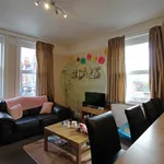 Rent 4 bedroom flat in Leeds