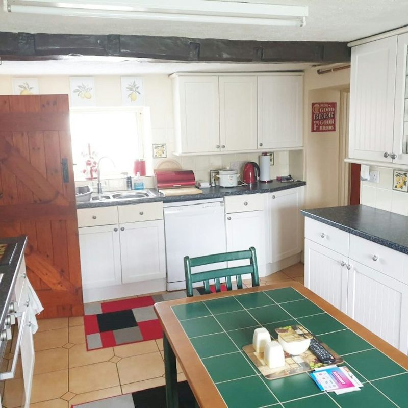 Terraced House to rent on Main Street LE15 Market Overton