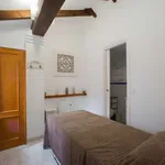 Rent a room of 90 m² in valencia