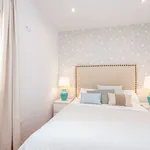 Rent 1 bedroom apartment of 323 m² in Málaga