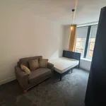 Rent 4 bedroom flat in Glasgow