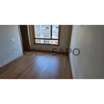 Rent 1 bedroom apartment of 175 m² in Porto