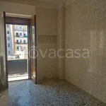 Affitto 3 camera appartamento di 95 m² in Taranto