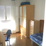 Alquilo 4 dormitorio apartamento de 100 m² en Huesca