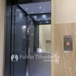 Affitto 3 camera appartamento di 89 m² in Napoli