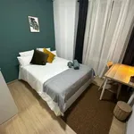 Rent a room of 300 m² in madrid