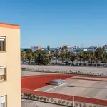 Rent 5 bedroom apartment of 85 m² in Valencia