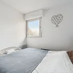 Rent 1 bedroom apartment of 410 m² in Paris