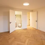 Huur 3 slaapkamer appartement van 163 m² in 's-gravenhage