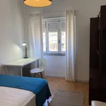 Rent 3 bedroom apartment in Lisbon