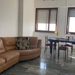 Affitto 8 camera appartamento di 132 m² in Taranto