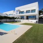 Rent 5 bedroom house of 700 m² in Marbella