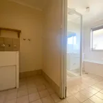 Rent 3 bedroom house in banks