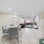 Rent 3 bedroom apartment in Greenslopes