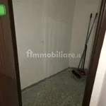 Affitto 3 camera appartamento di 100 m² in Avellino