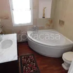 Rent 4 bedroom house of 180 m² in Ragusa