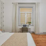 Rent a room of 280 m² in Lisboa