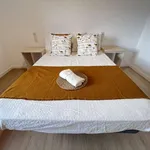 Rent a room of 150 m² in valencia