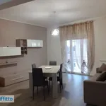 Affitto 3 camera appartamento di 87 m² in Caserta