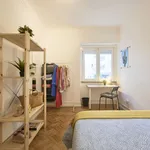 Rent a room in lisbon