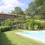 Rent 10 bedroom apartment of 240 m² in Cortona