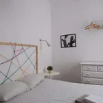 Rent a room of 100 m² in lisbon