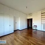 Affitto 6 camera appartamento di 180 m² in Turin