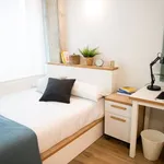 Rent 4 bedroom apartment of 14 m² in Barcelona