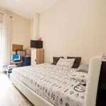 Rent a room of 100 m² in valencia