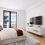 Rent 1 bedroom apartment of 58 m² in Queens