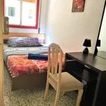 Rent 5 bedroom apartment in Barcelona