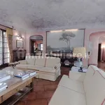 Rent 10 bedroom house of 600 m² in Appiano Gentile