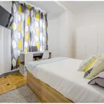 Rent a room of 200 m² in madrid