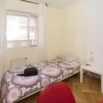 Rent a room of 190 m² in madrid