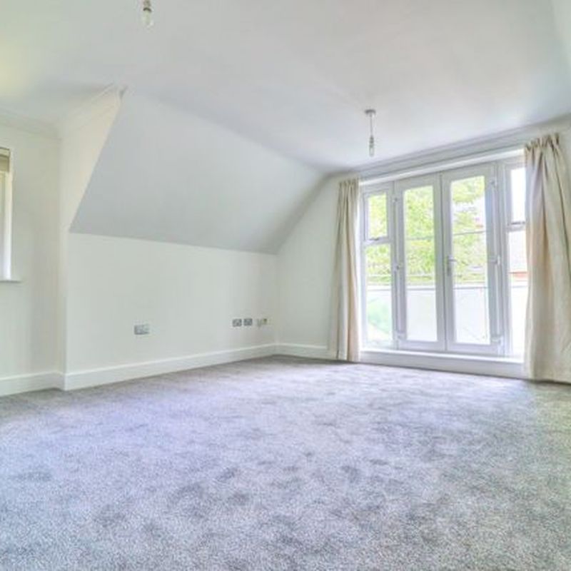 Flat to rent in Midsummer Place, Station Road, Princes Risborough HP27