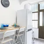 Rent a room of 90 m² in lisbon