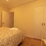 Rent a room of 117 m² in lisbon