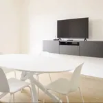 Rent 2 bedroom apartment of 90 m² in napoli