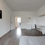 Rent a room of 96 m² in Stuttgart