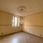 Affitto 3 camera appartamento di 86 m² in Palermo