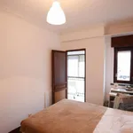 Rent a room of 70 m² in lisbon