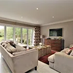 Rent 5 bedroom house in South East England