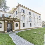 Rent 5 bedroom apartment of 335 m² in Roma